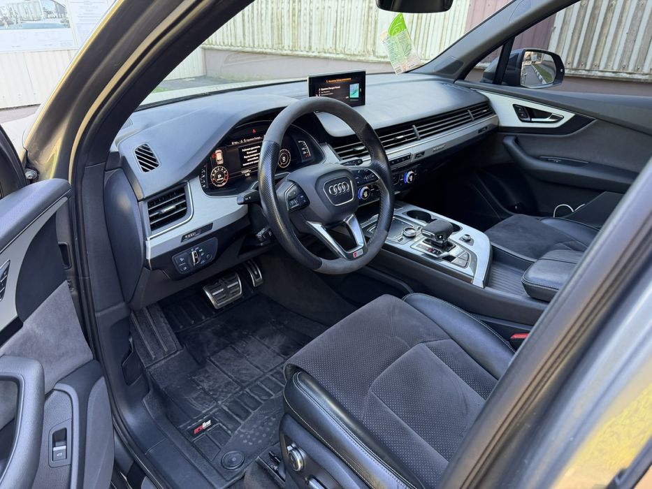 продам авто Audi Q7
