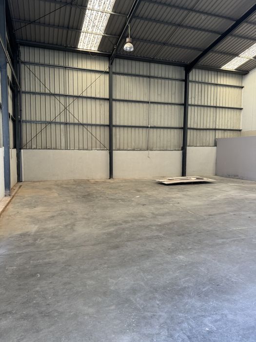 Armanzem magnifico em condominio