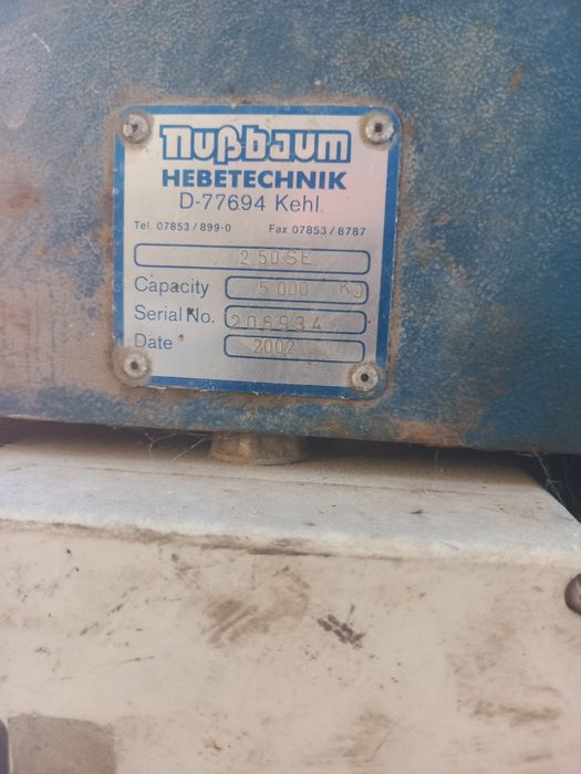 Підйомник автомобільний