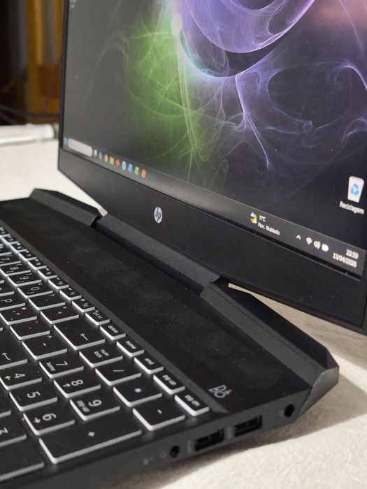 HP Pavilion Gaming 15 | RTX 3050 | 32GB RAM l 512GB NVMe + 1TB SSD | 144Hz - Como Novo!