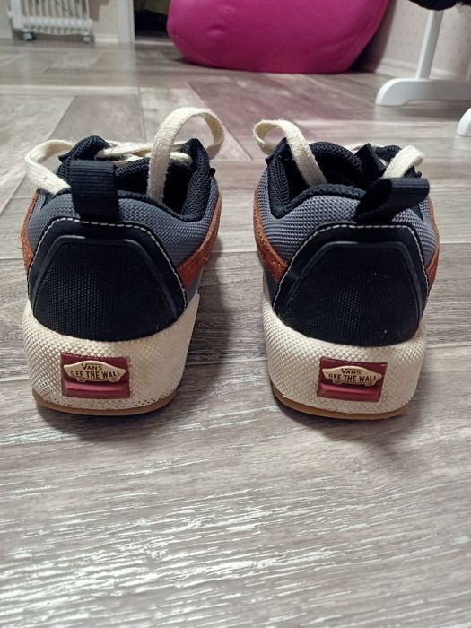 Продам кросівки  Vans.