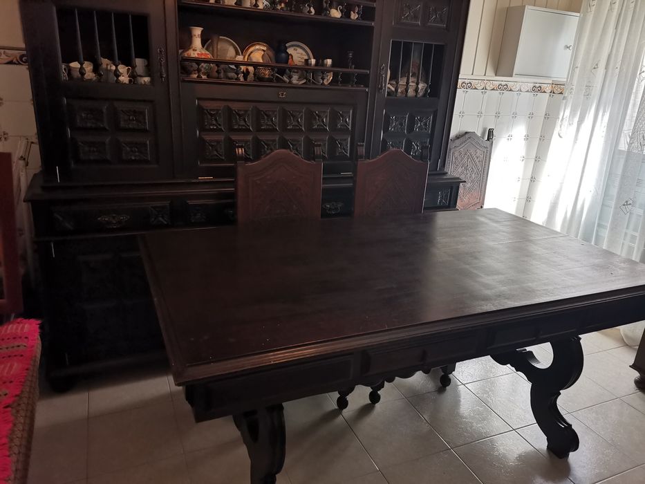 Mobília completa de sala - móvel, mesa e 6 cadeiras