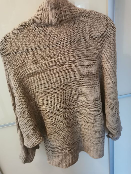 Stylowy i nietuzinkowy sweter lekki marki George