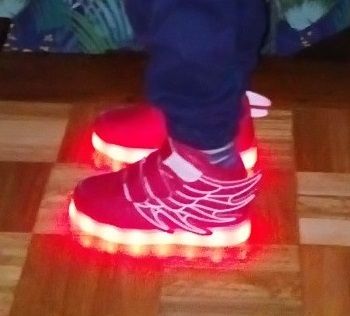 Sapatilhas Angel Wings nº31 novas com luzes multicolor