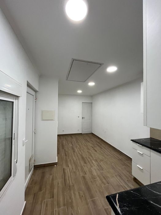 Aluga-se T2 Mamarosa