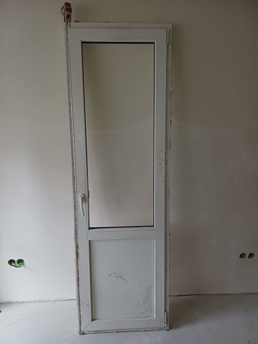 Метало-пластиковая дверь