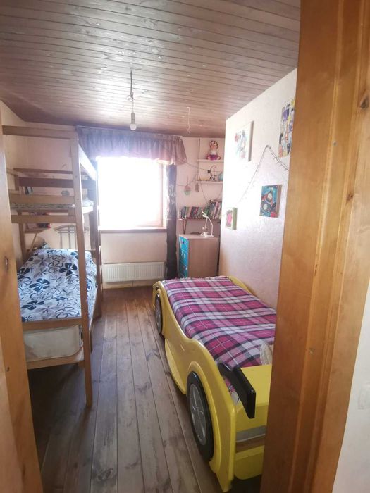 Продається велика ділянка в лісі з недобудованим будинком
