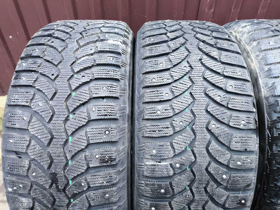 Резина 255/55 R18 зимова Bridgestone Blizzak spike-01 шипована.