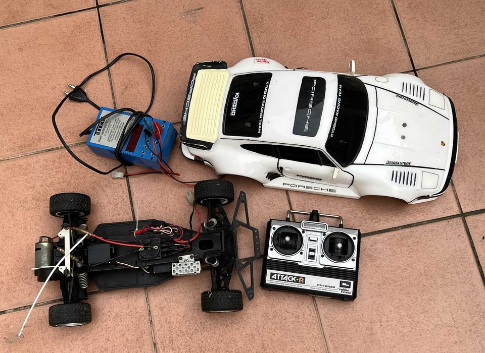 RC radio controle Carro e acessórios conforme fotos.