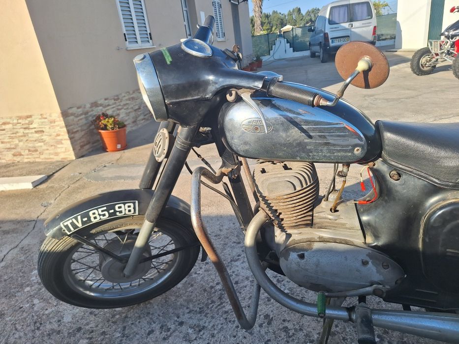 Mota Jawa 250 de 1974