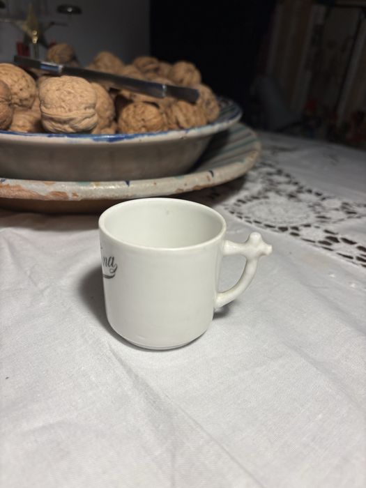 Chávena de café Vista Alegre fins sec. XIX