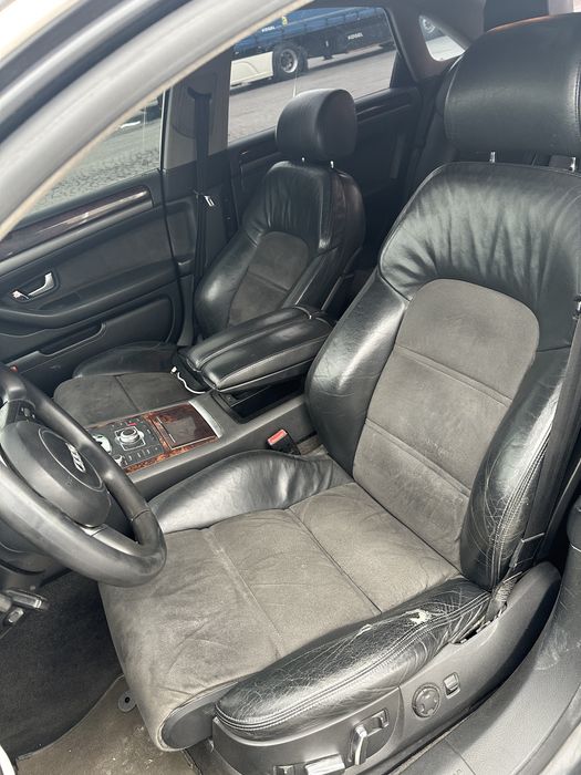 Audi A8 D3 Quattro в хорошому стані!