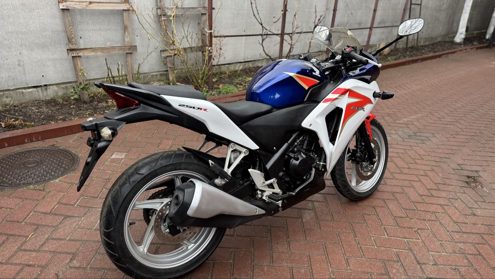 Honda CBR250R 2012 рік