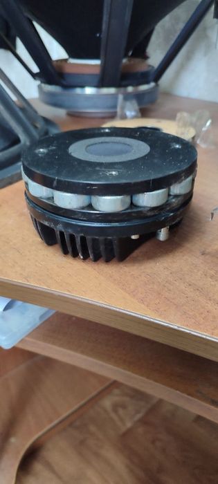 Профессиональные динамики / НЧ и ВЧ головки для акустики