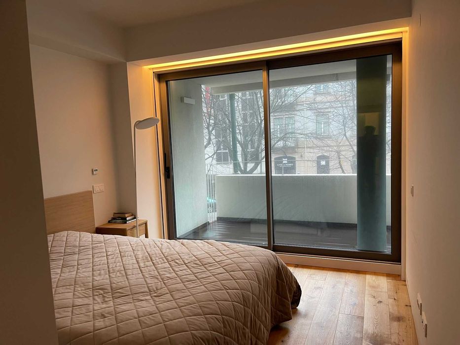 Arrenda T2 com 2 lug de garagem e arrecadação