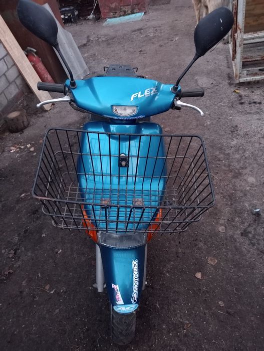 Мопед, скутер продам.