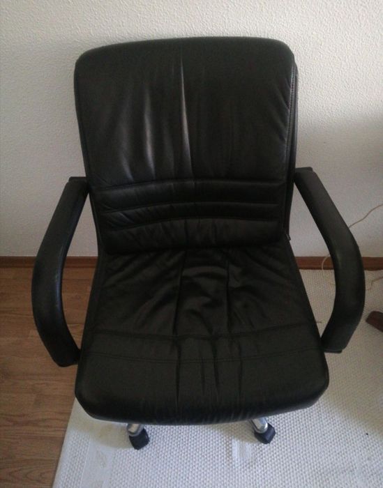 Cadeirão Executivo. Pele. Sem uso. Como Novo