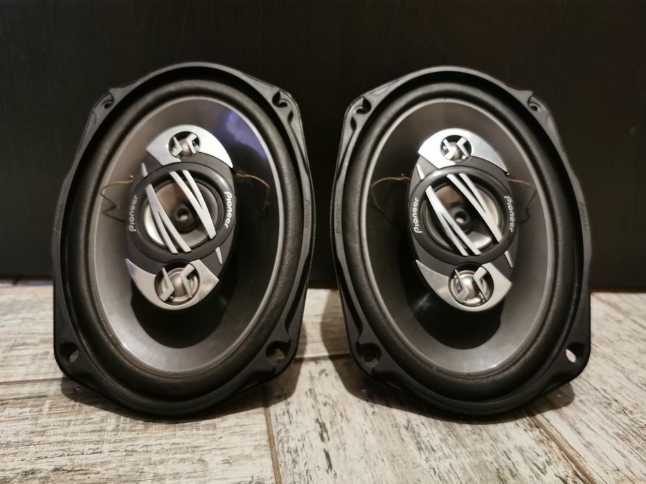 Pioneer TS-A6904I, овалы динамики в авто.