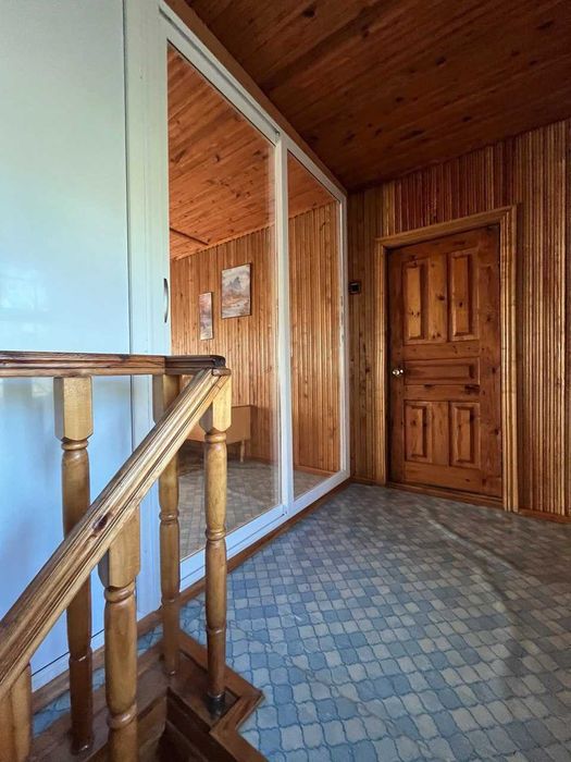 продаж окремого цегляного будинку