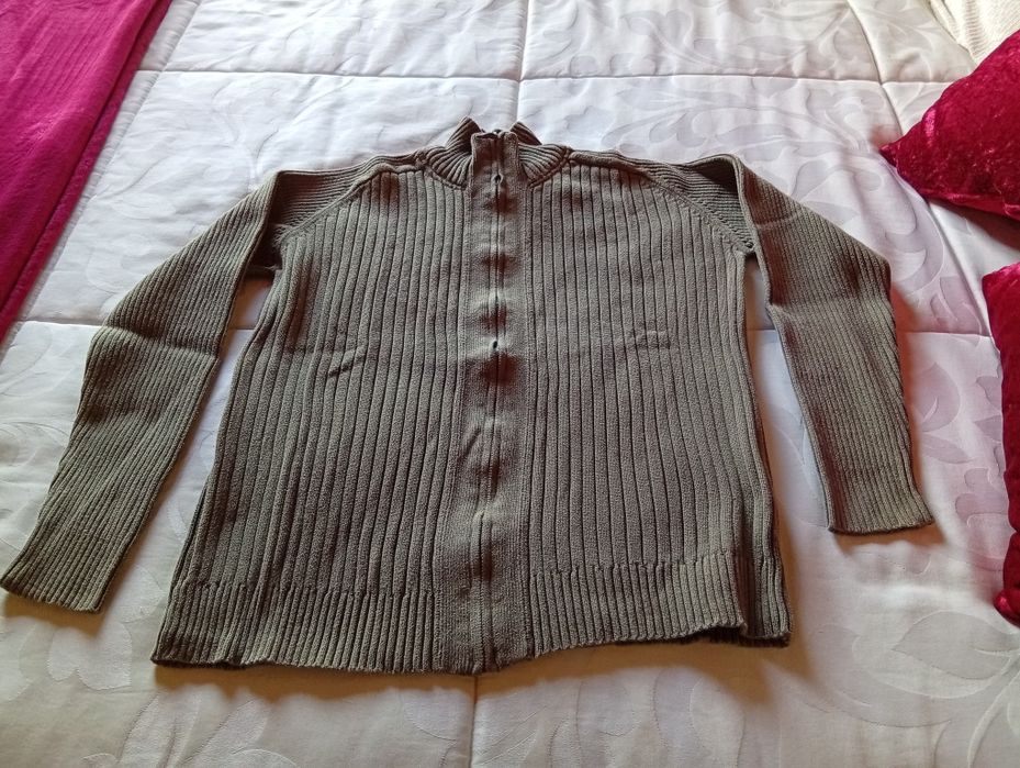 Camisola e casaco de homem