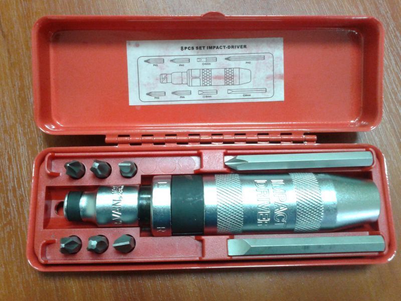 Отвертка ударная с комплектом насадок 8 ед. Alloid