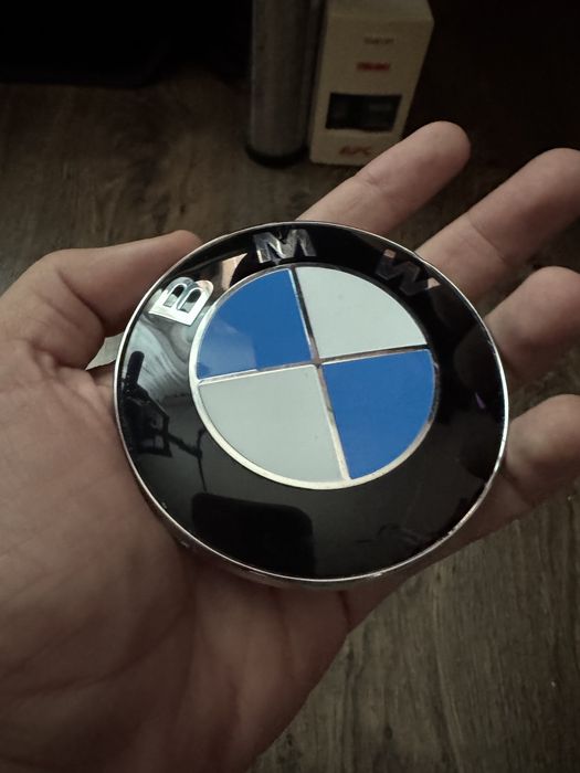 Эмблема значок BMW 82mm Оригінал[51148132375]