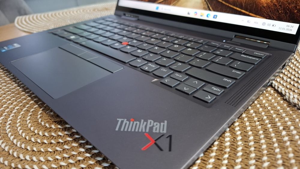 Lenovo Yoga ThinkPad X1 6gen. Intel i5 11 gen