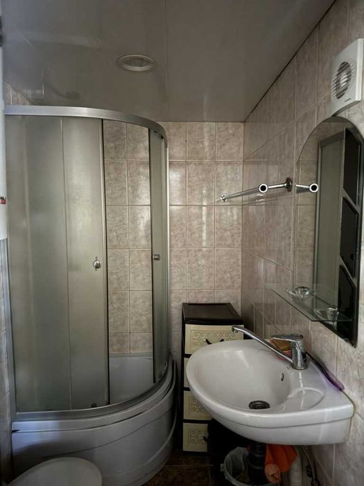 Частина будинку 28 м² з ремонтом і гаражем| | Інститут зв’язку