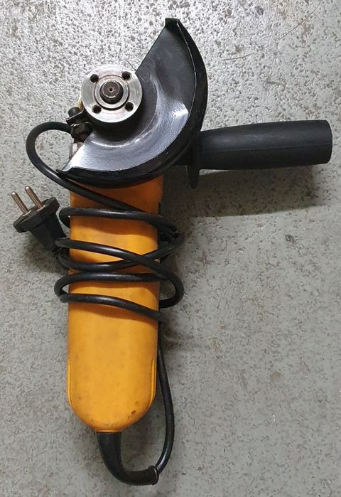 Rebarbadeira Einhell bavaria BWS 115-2
Amarela