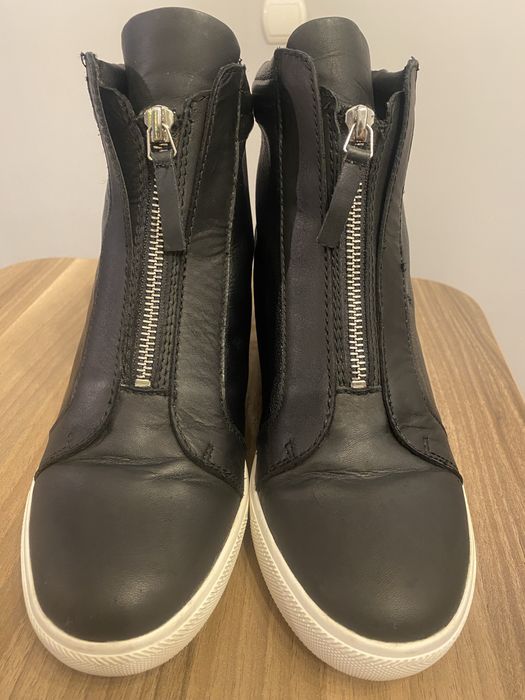 Skórzane sneakersy DKNY