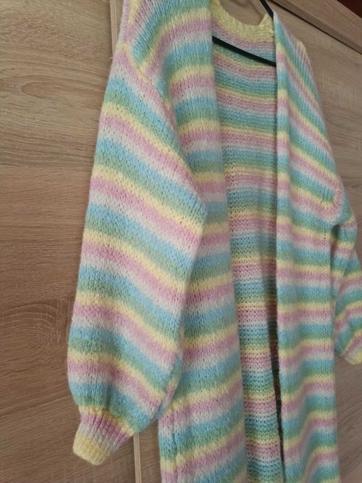 Piękny długi kardigan w paski