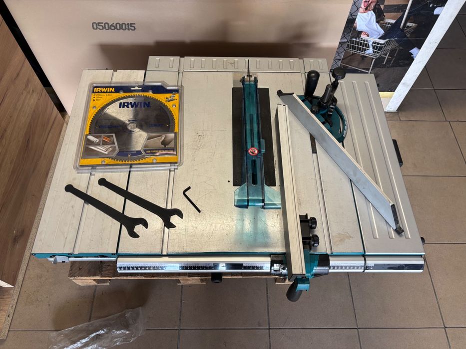 Piła Makita MLT 100 n