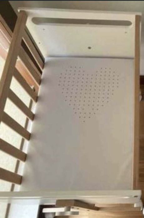 1 Mini berço MICUNA + roupa de cama + resguardo