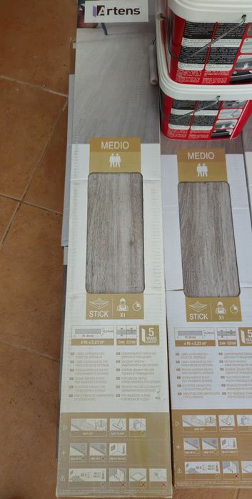 Pavimento Vinílico (Chão Vinil) e Cola