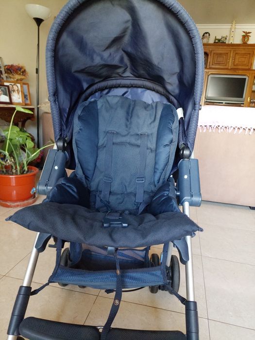 Vendo carrinho de bebé em excelente estado e de qualidade