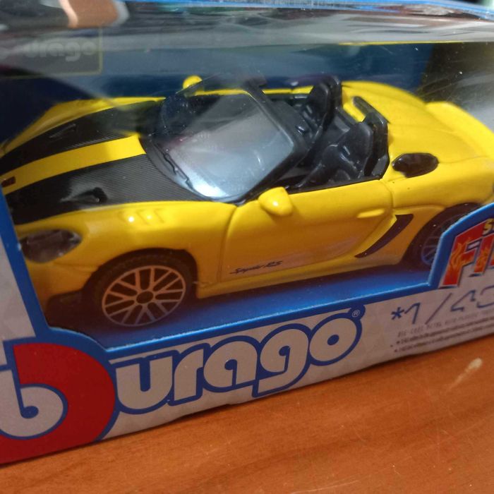 Bburago na escala 1/43 NOVO com 20% de desconto