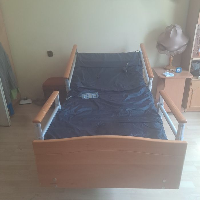 Łóżko rehabilitacyjne + stolik gratis