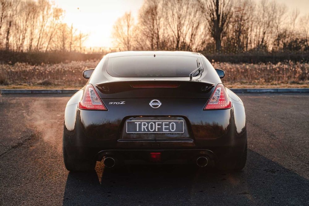 Wynajem Nissan 370Z Coupé wypożyczalnia samochodów