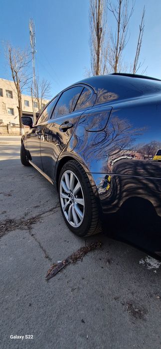 Подам или обменяю Лексус IS300