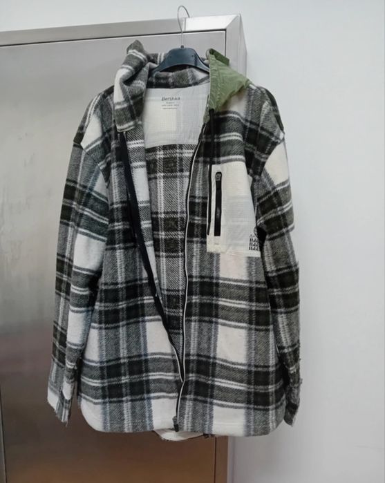 Casaco Camisa com Capucho