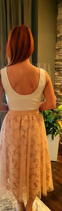 Śliczna sukienka z tiulem