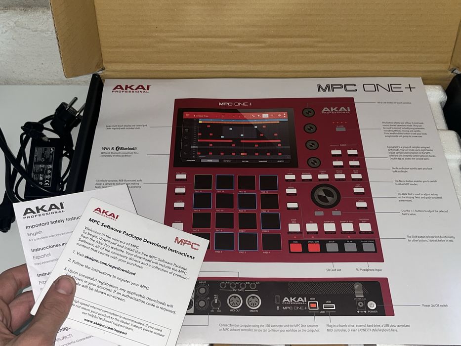 Akai MPC one+, Akai MPK mini (nao incluido)