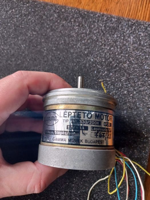 Шаговый двигатель ML330/200K