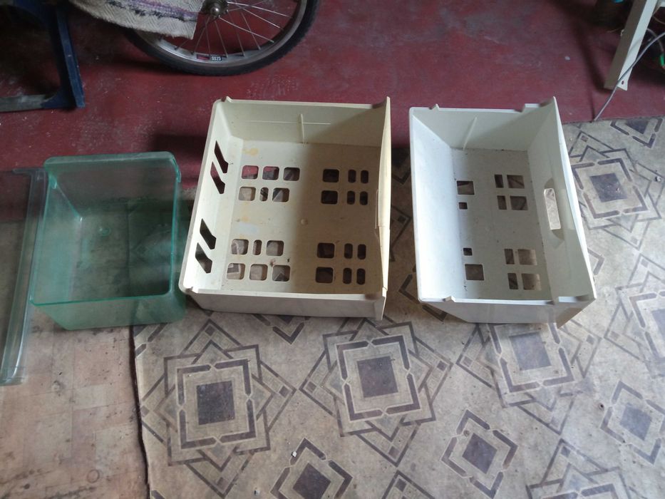 Продаю запчастини холодильник Снайге.