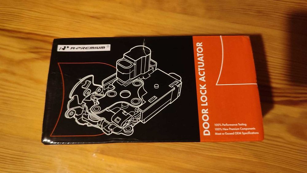 Zamek drzwi prawy przód Cadillac CTS od 2009 do 2014