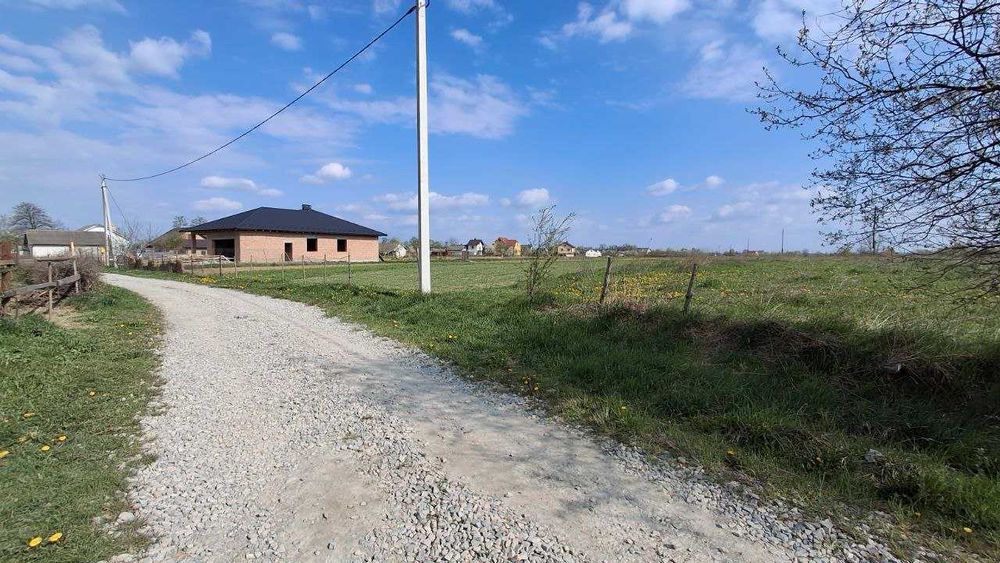 Продаж земельної ділянки Черніїв, 24 сот. с/г, світло, газ, новобудови