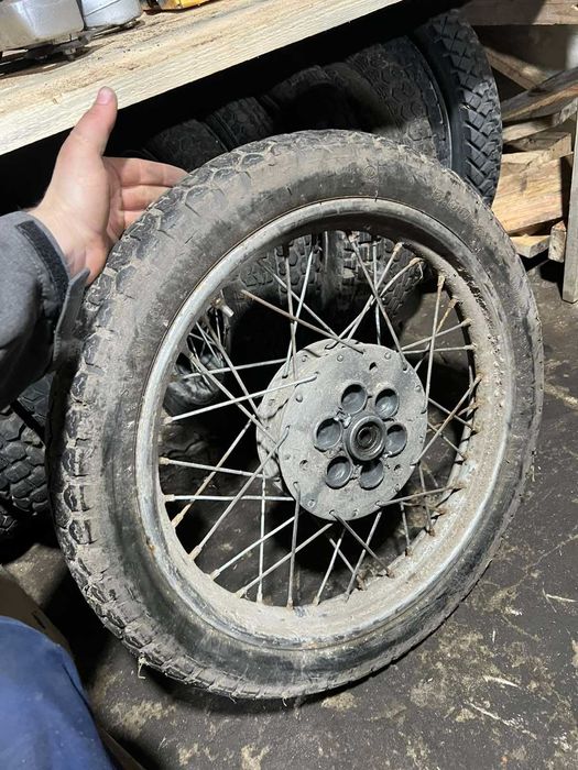 продам колеса на мотоцикл мінськ в різному стані!