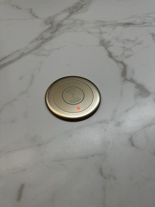 Torre tomadas e carregamento Whirless