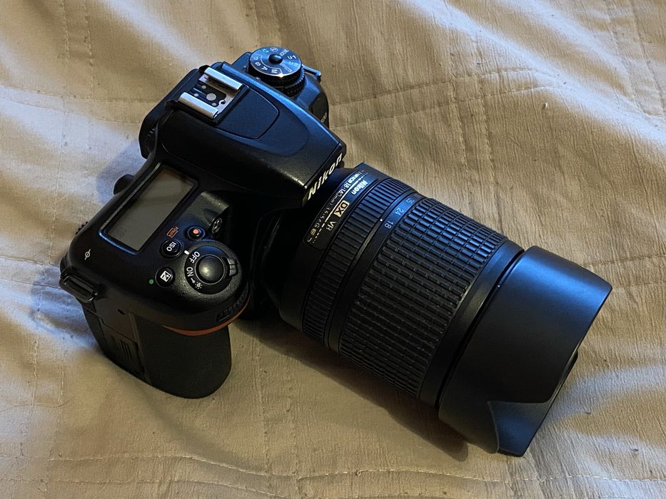 Nikon D7500 18-140VR