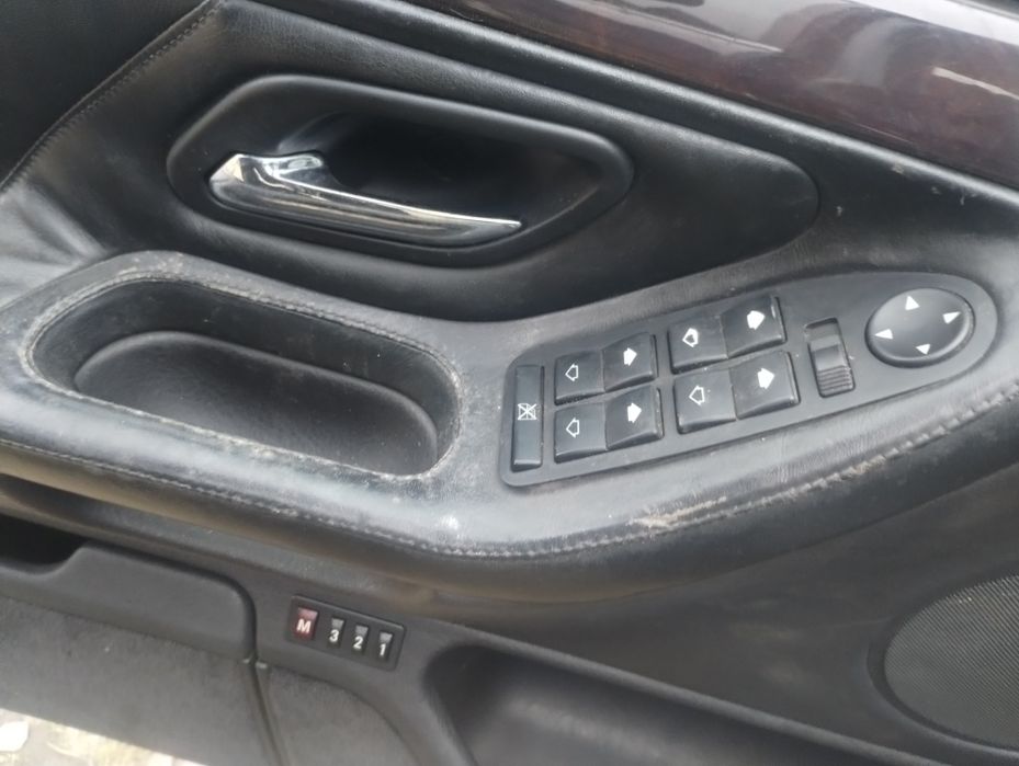 BMW e38 boczki drzwi skóra szyte rączki komplet